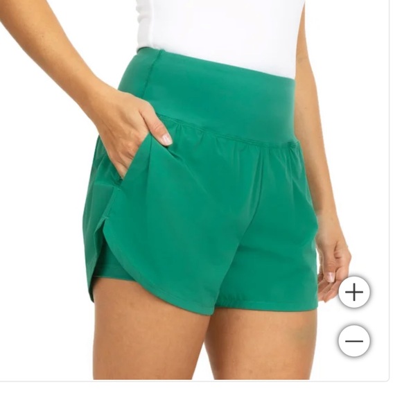NWOT Spyder Women's Woven Short green active short XL - Picture 1 of 6